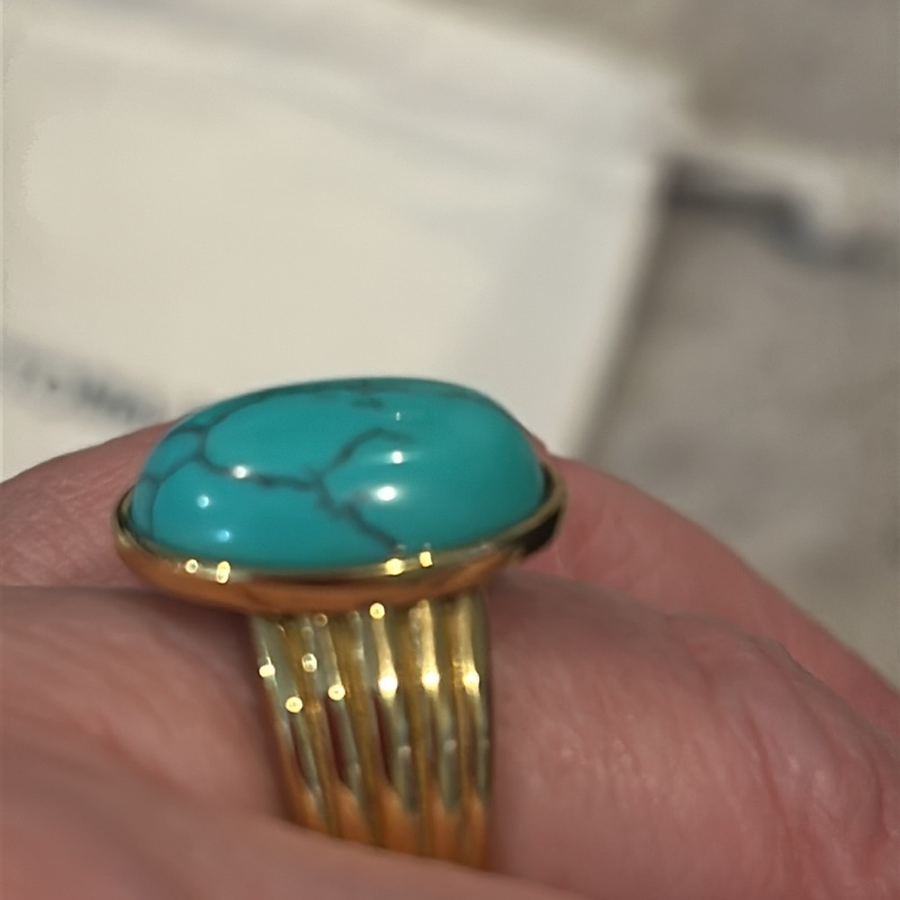 NEW Victoria Emerson Statement Ring Size 9 faux turquoise gold tone - Picture 7 of 7